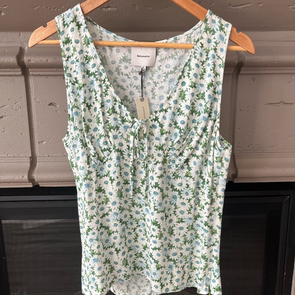 NWT Reformation Miri V-neck Floral lightweight Top